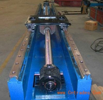 宏凱機(jī)械 低價(jià)出售護(hù)欄沖孔機(jī) 方管沖孔自動(dòng)設(shè)備助力冷彎型鋼高效加工